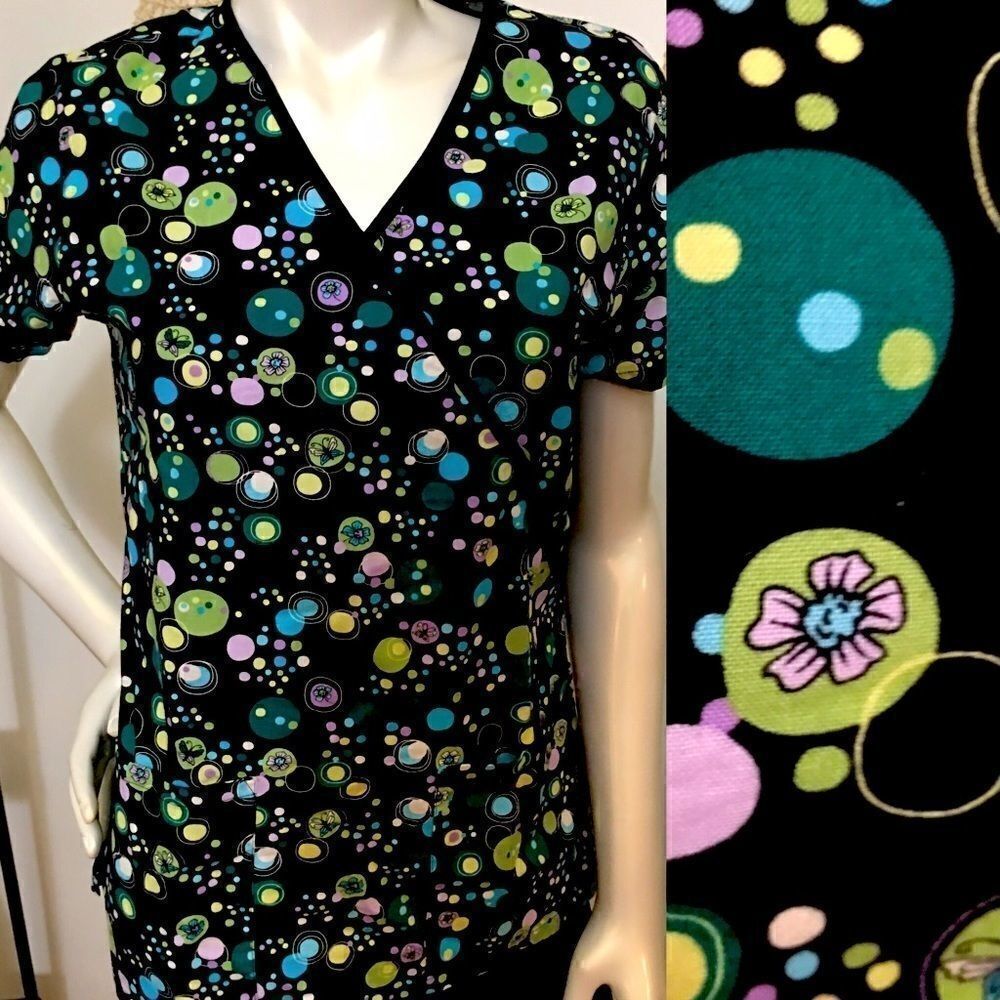 HQ Scrub Top! Super Cute